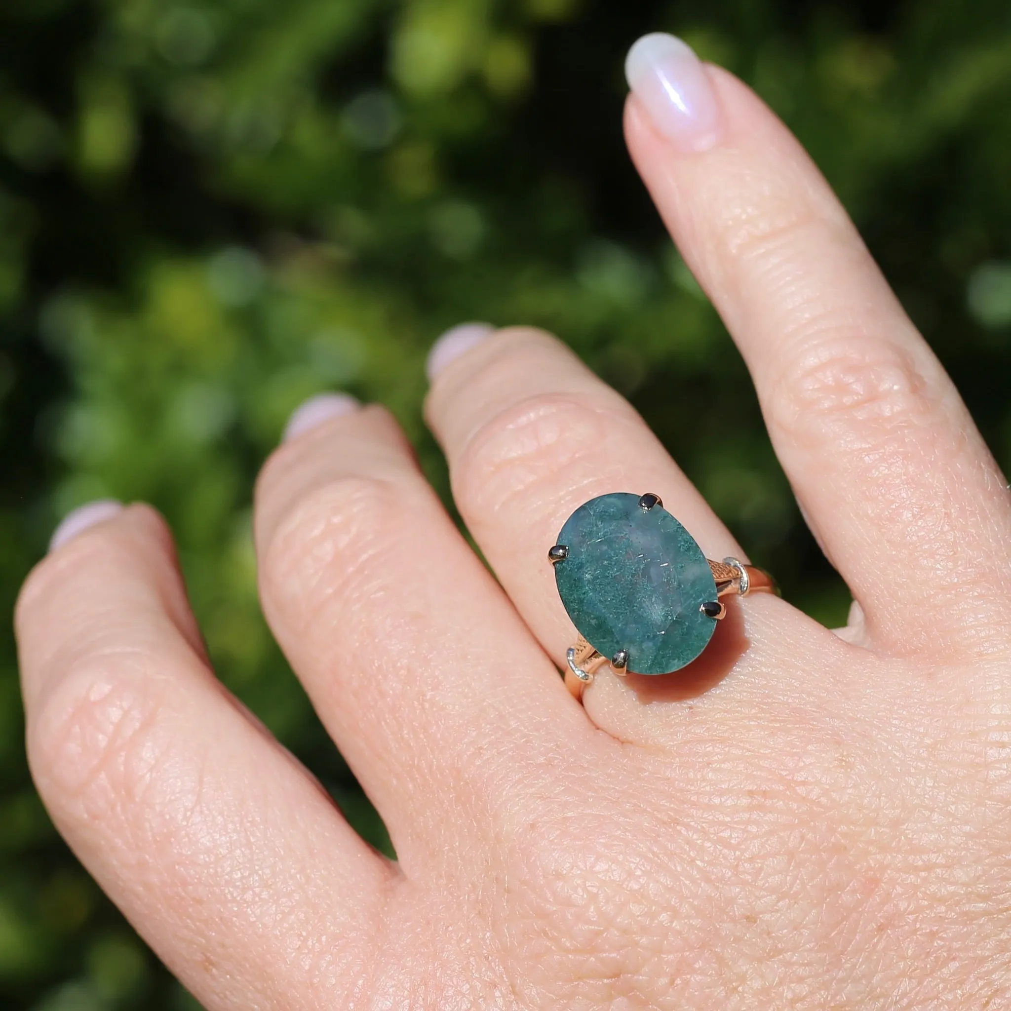 8ct Oval Moss Agate Claw Set Cocktail Ring, 14ct Yellow Gold, size Q1/2 or just over 8.25