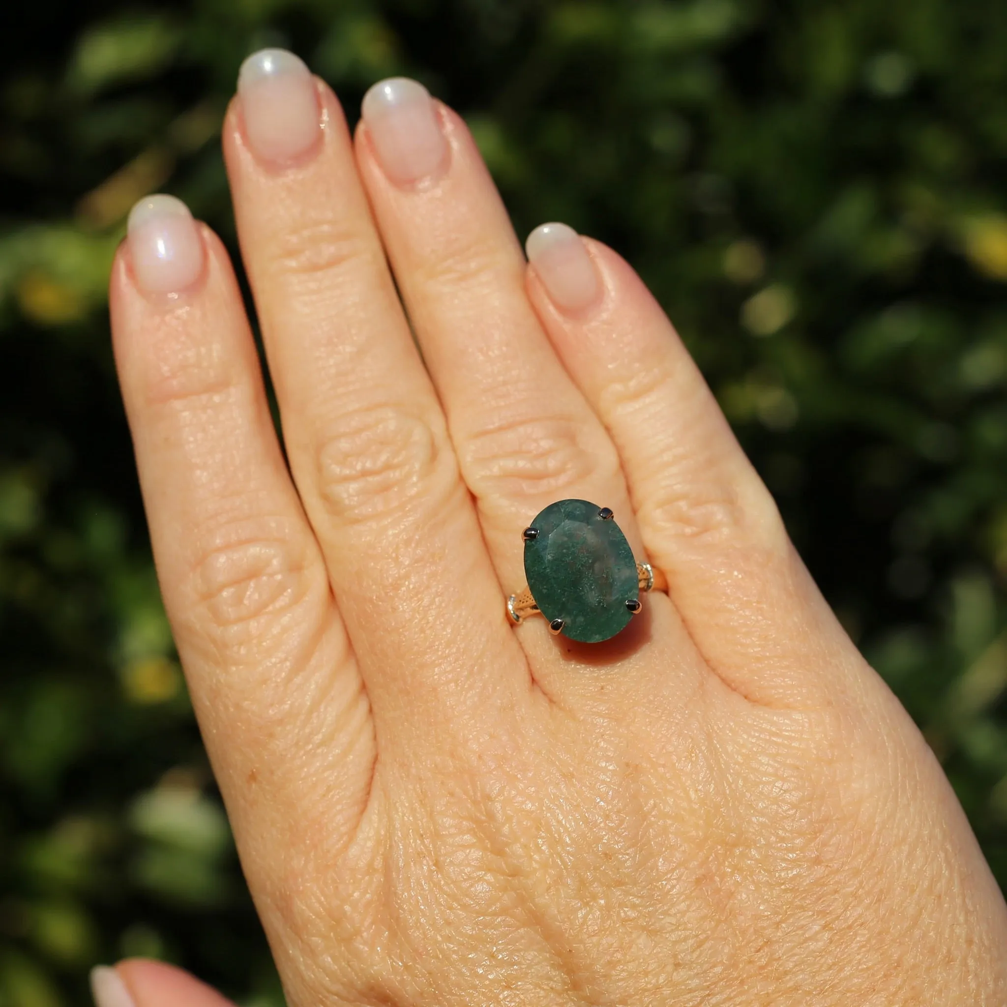 8ct Oval Moss Agate Claw Set Cocktail Ring, 14ct Yellow Gold, size Q1/2 or just over 8.25