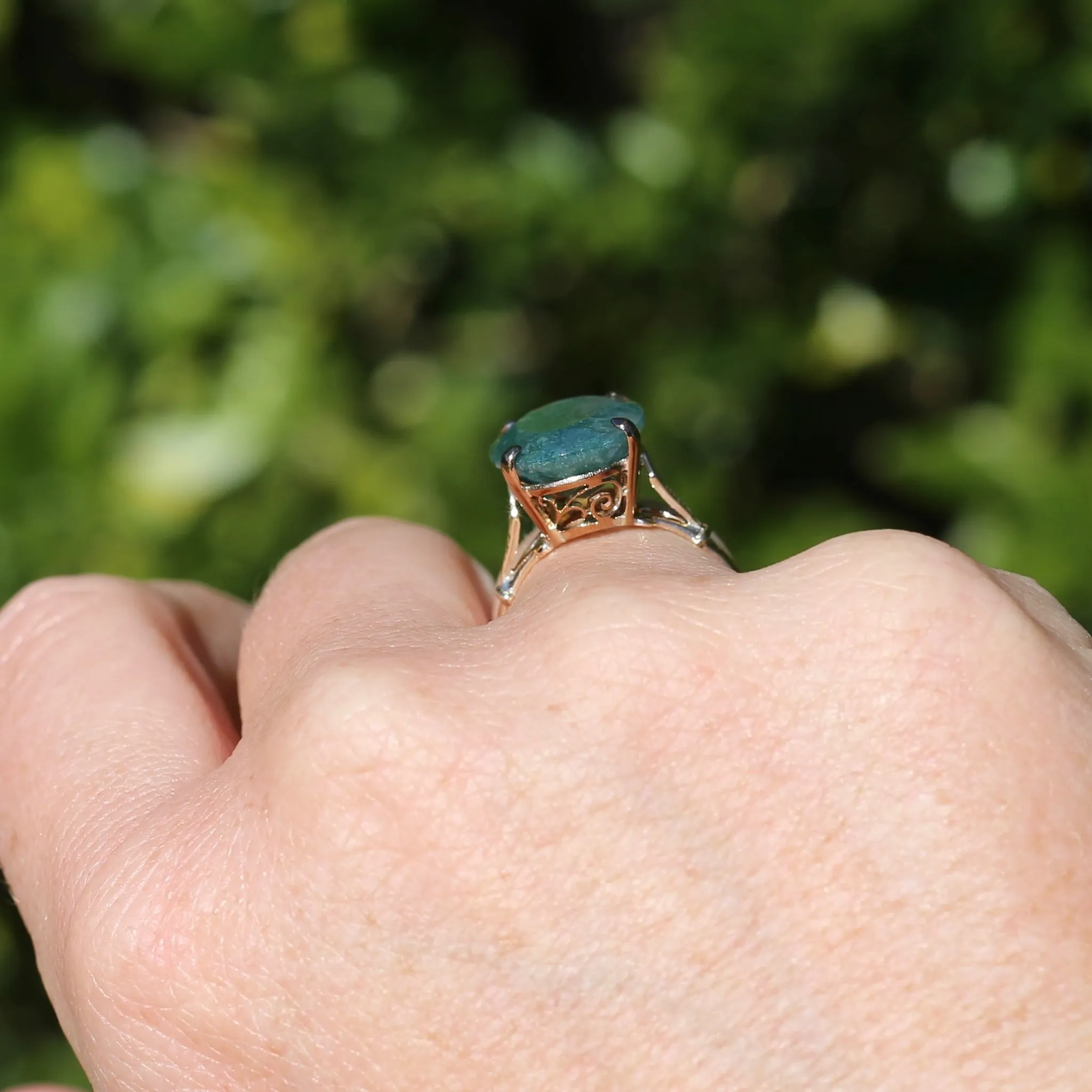 8ct Oval Moss Agate Claw Set Cocktail Ring, 14ct Yellow Gold, size Q1/2 or just over 8.25