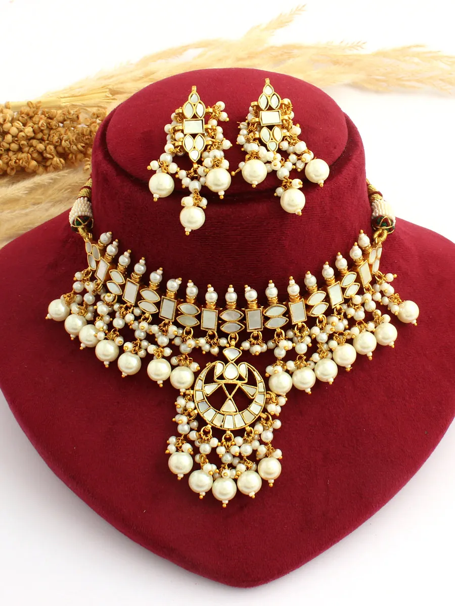 Aavya Choker Necklace Set