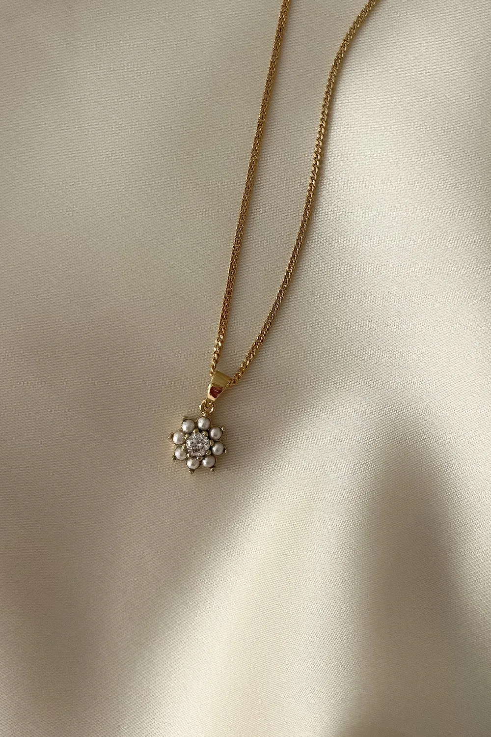 Flower Pearl Necklace 14K Gold Plated