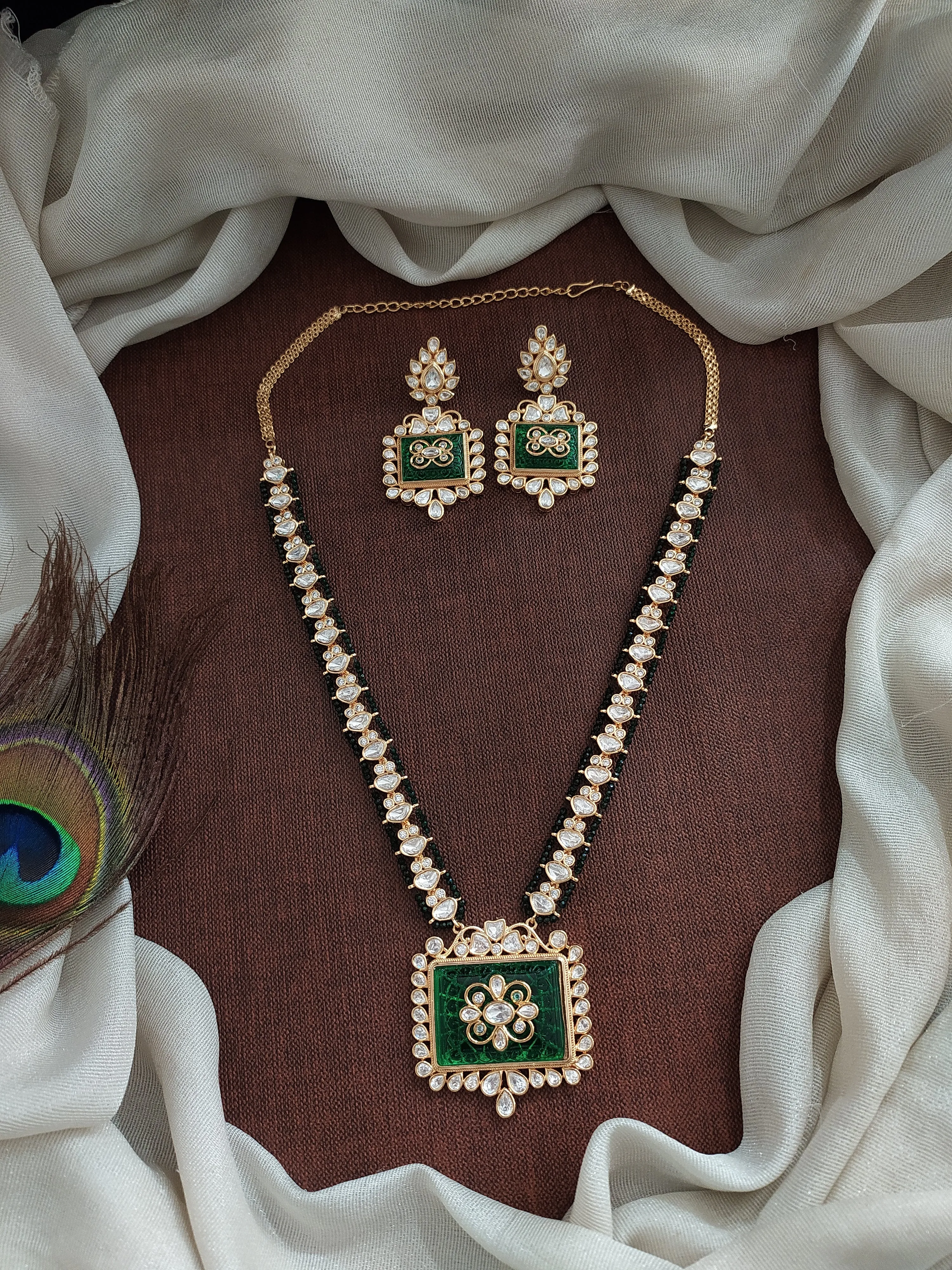 Kundan Pendant Necklace Set with Quartz & Kundan Stones