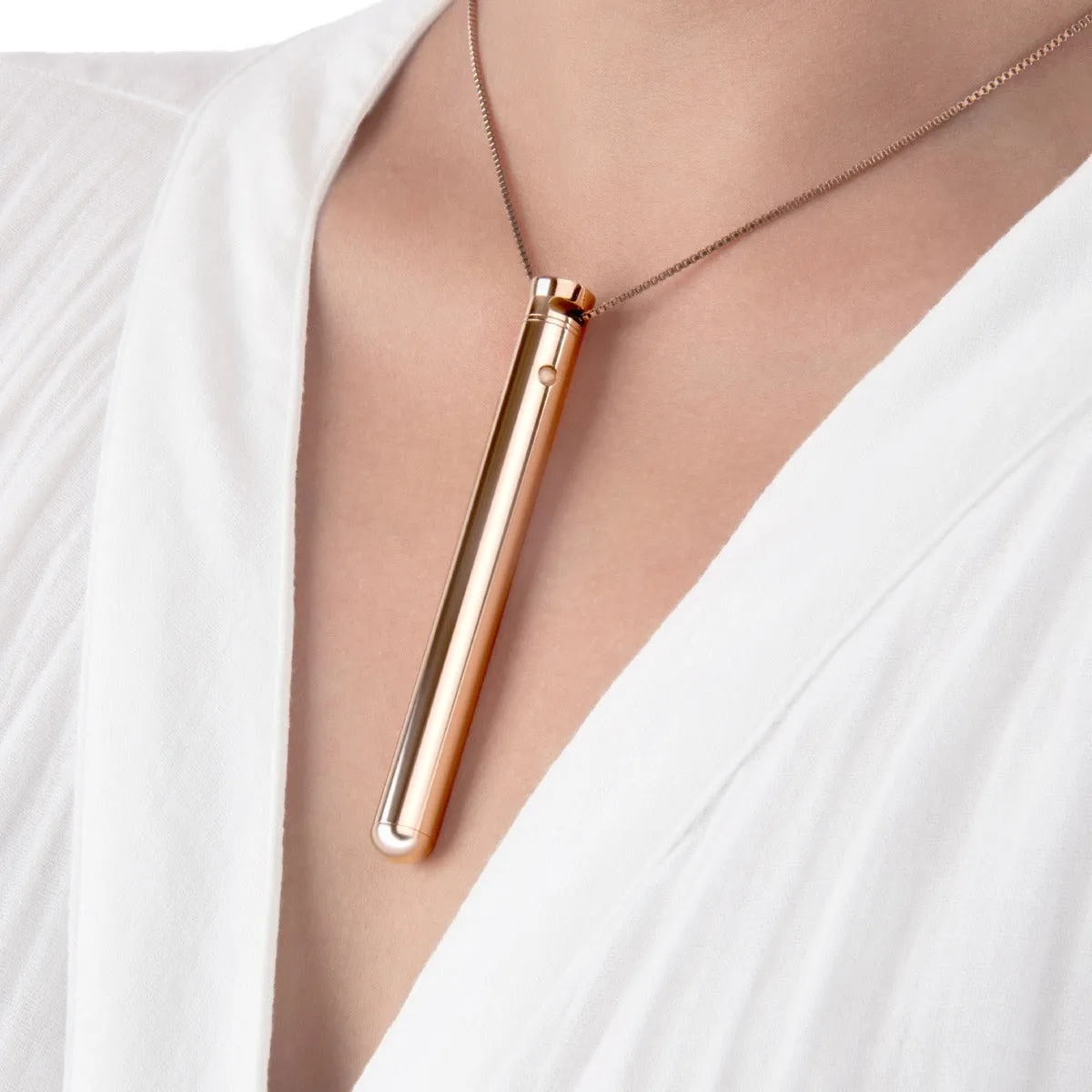 Le Wand Rechargeable Necklace Vibrator Rose Gold