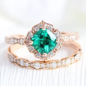 Mini Vintage Floral Bridal Ring Set w/ Emerald and Diamond in Scalloped Diamond Band