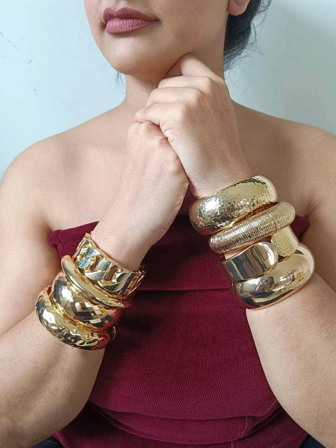 Shweta Tripathi Sharma In Wide Heavy Polished Bangle Bracelet