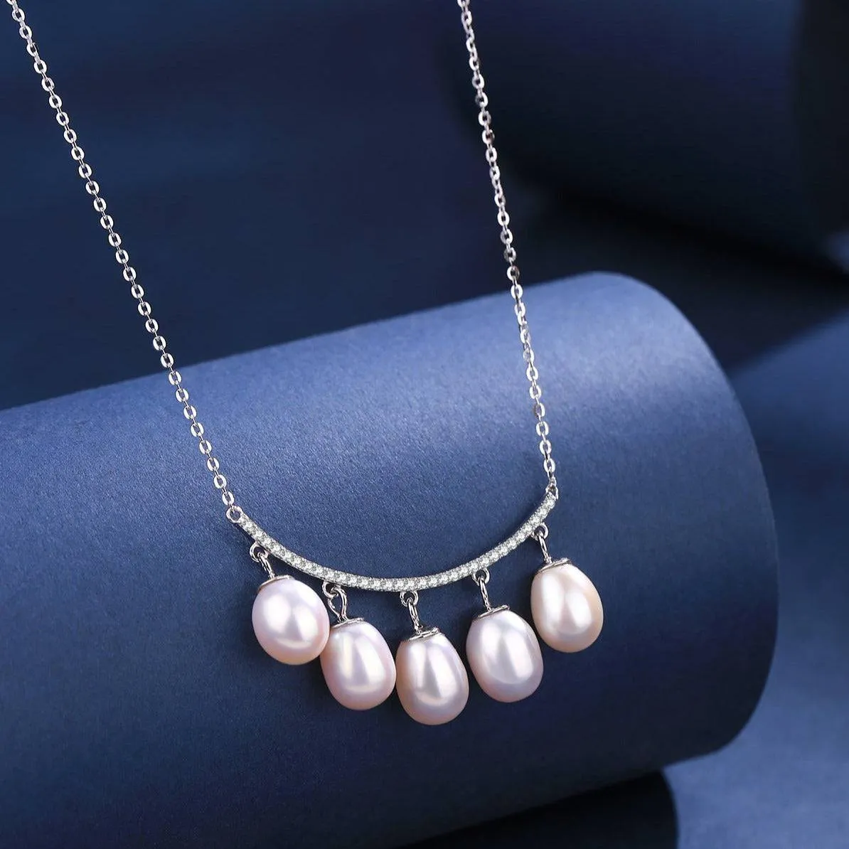 Smile Design Drop Pearl Pendant Necklace